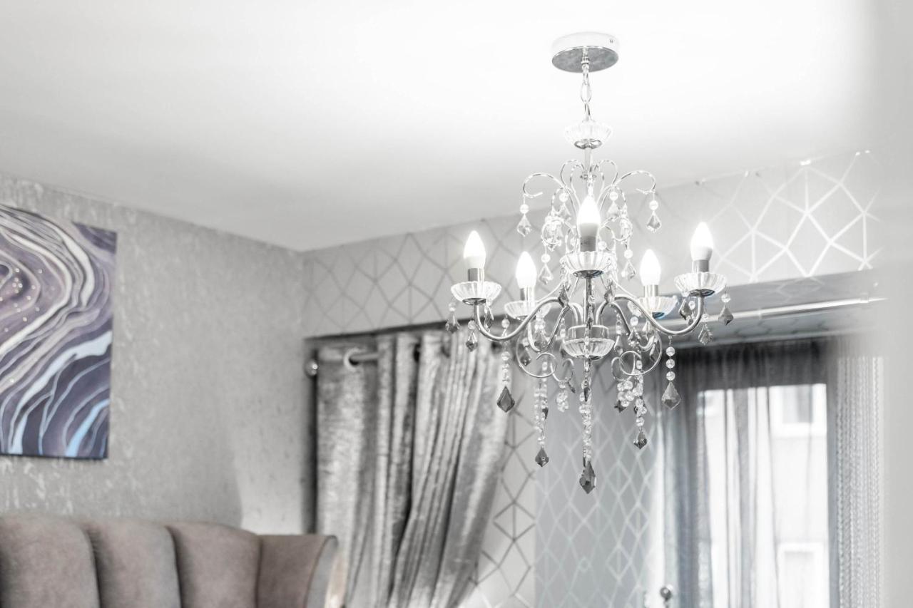Luxury City Centre Apartment - Parking - Smart Tv - Wifi - Intercom Birmingham Esterno foto
