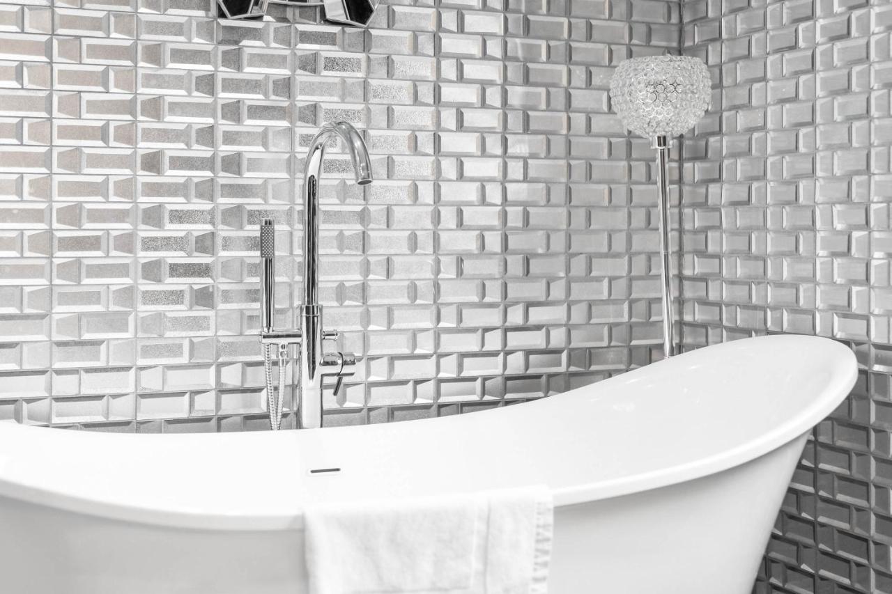 Luxury City Centre Apartment - Parking - Smart Tv - Wifi - Intercom Birmingham Esterno foto